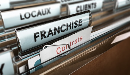 Absence de clause d’exclusivité territoriale dans un contrat de franchise : L’implantation possible de nouveaux franchisés dans une zone déjà occupée par un commerçant