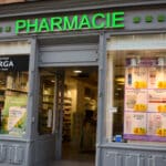 Clause de non-réaffiliation à un réseau d’officines de pharmacies : une clause disproportionnée écartée
